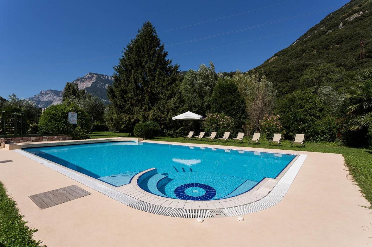 Hotel Due Laghi Padergnone Extérieur photo